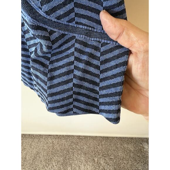 Lululemon - RARE Blue & Black chevron Run Swifty Tech Racerback tank top Size 6 - Picture 4 of 9
